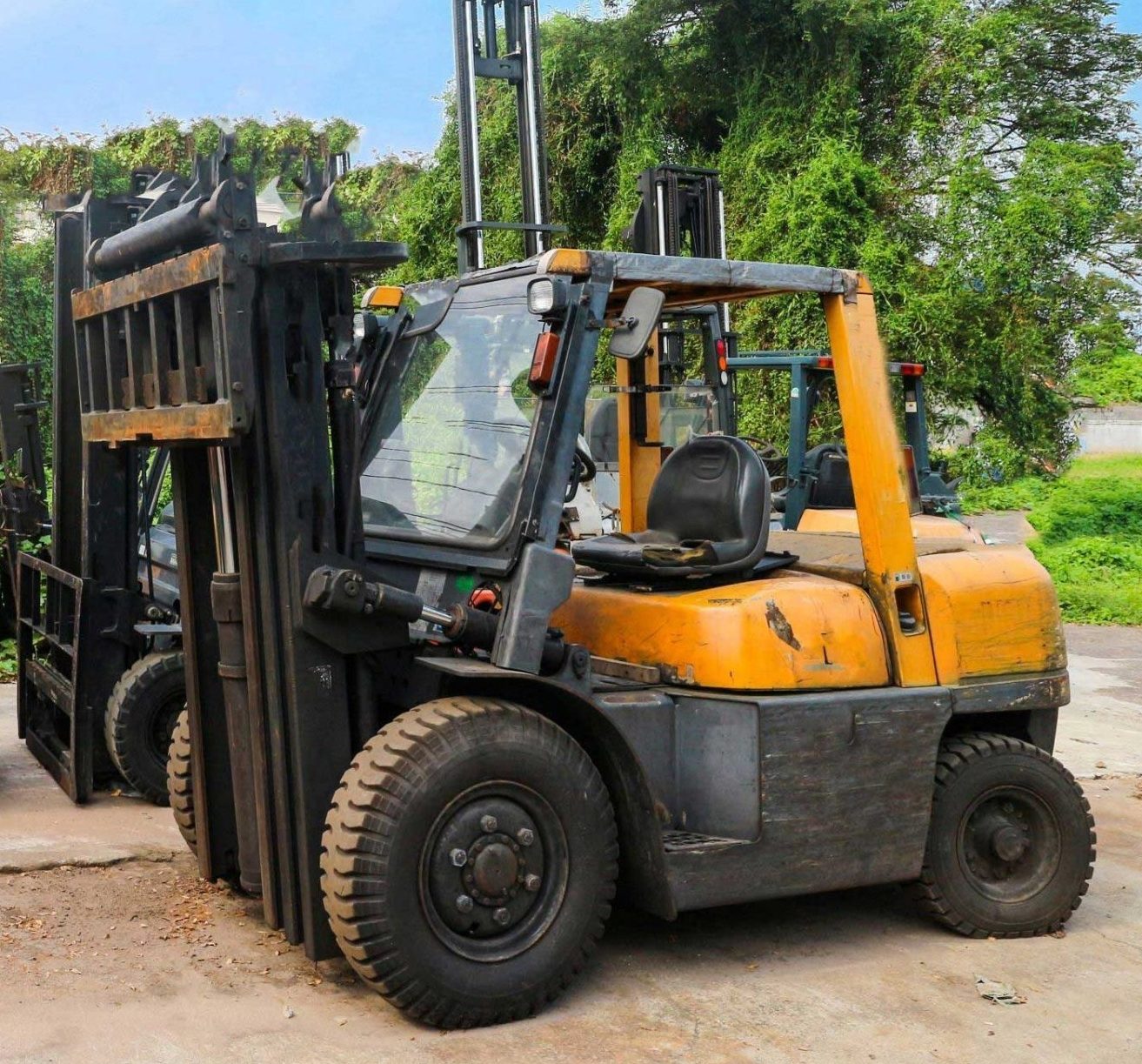 construction forklift with pneumatic tires